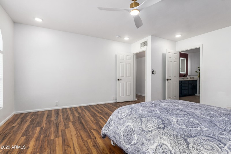 2201 E KINGS Avenue - Master Bedroom
