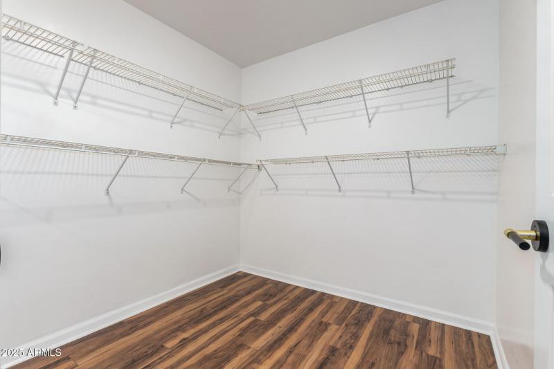 2201 E KINGS Avenue - Walk-in Closet