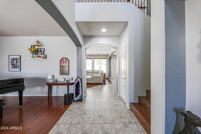 12-13616 W San Miguel Avenue-12