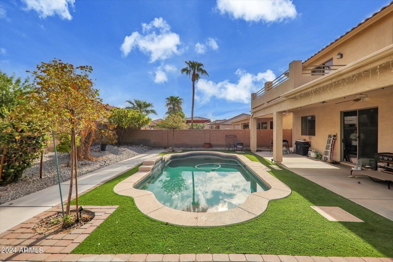 09-13616 W San Miguel Avenue-9