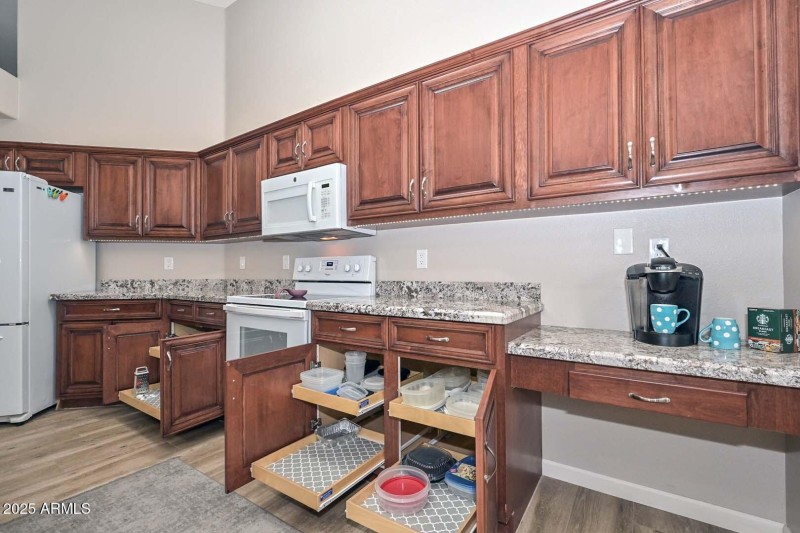 Kitchen-Slide Outs