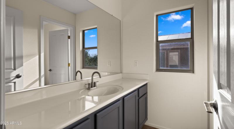 Full Bathroom2