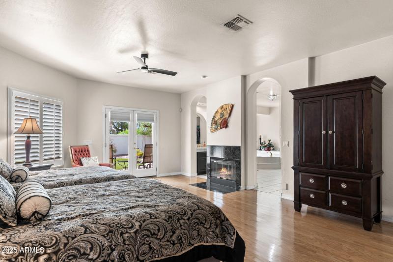 033__1903 E Freeport Ct