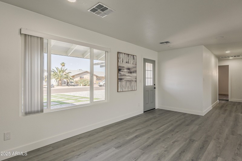 Foyer/ Formal Dining