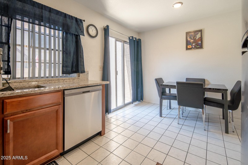 20250919_7977-W-Wacker-Rd_Unit-253_07