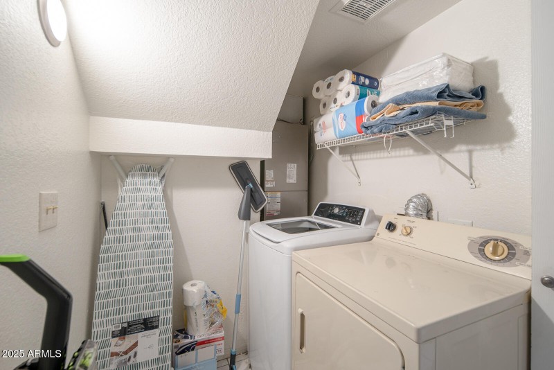 20250919_7977-W-Wacker-Rd_Unit-253_17