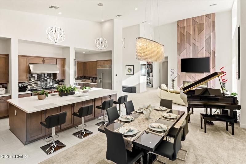 Kitchen & Dining 1