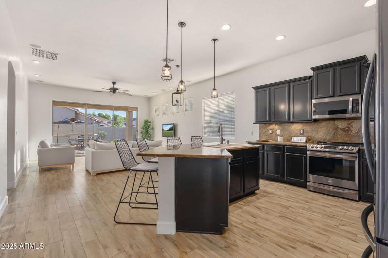8809 W Hayward Ave - 07