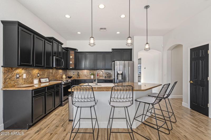8809 W Hayward Ave - 09