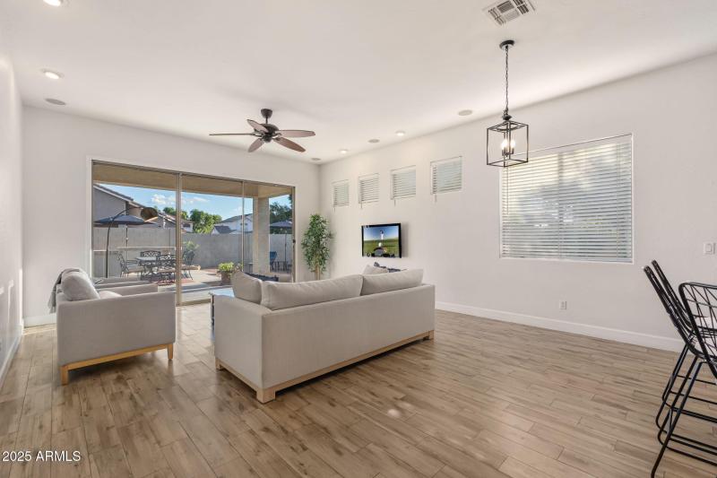 8809 W Hayward Ave - 14