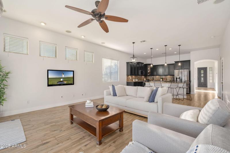 8809 W Hayward Ave - 16