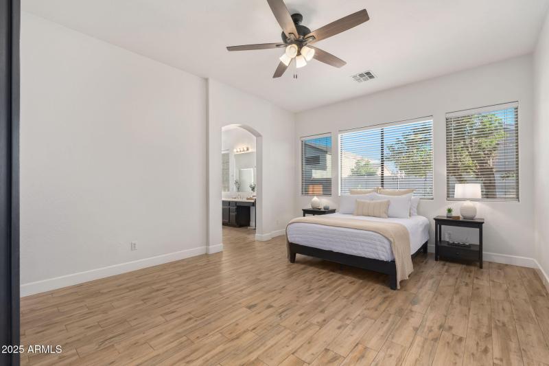 8809 W Hayward Ave - 18