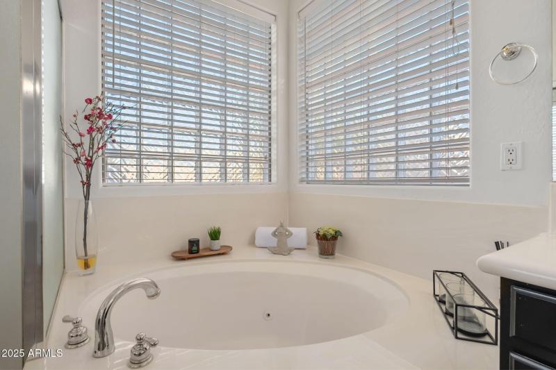 8809 W Hayward Ave - 21