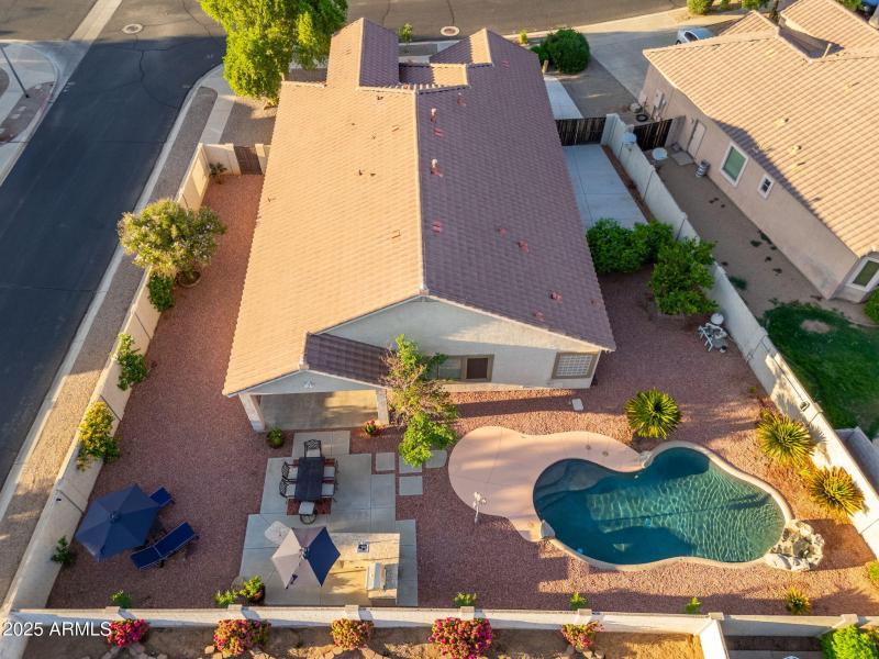 8809 W Hayward Ave - 60