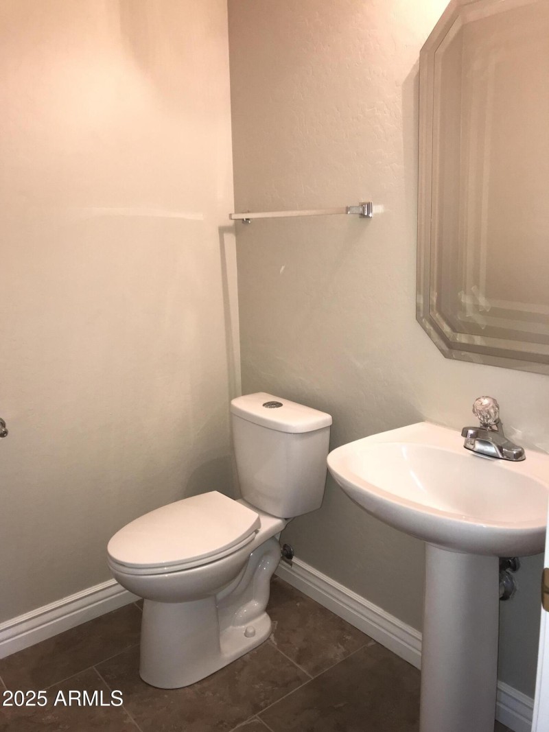 1/2 Bathroom