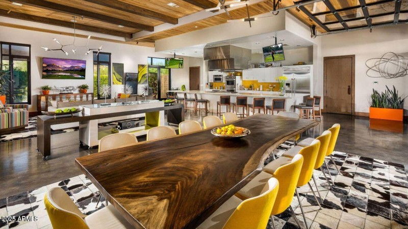 Mita Club Gathering Room