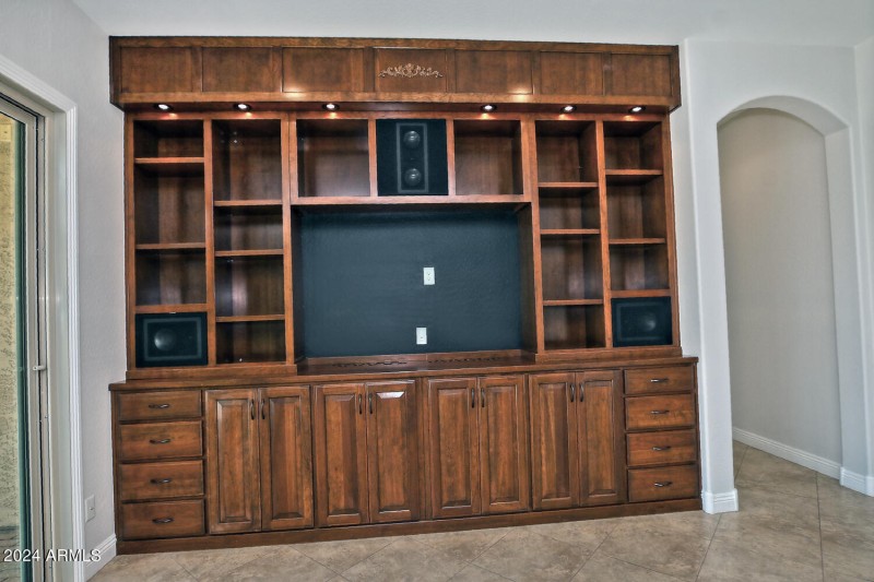 7167 W Merriweather Wy-large-008-014-Ent