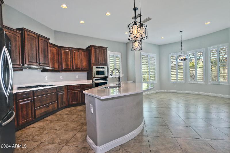 7167 W Merriweather Wy-large-010-017-Kit