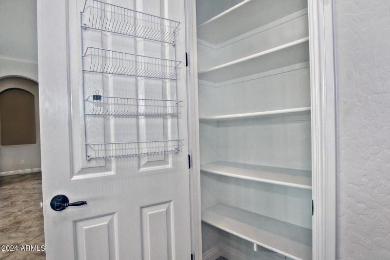 7167 W Merriweather Wy-large-017-050-Kit