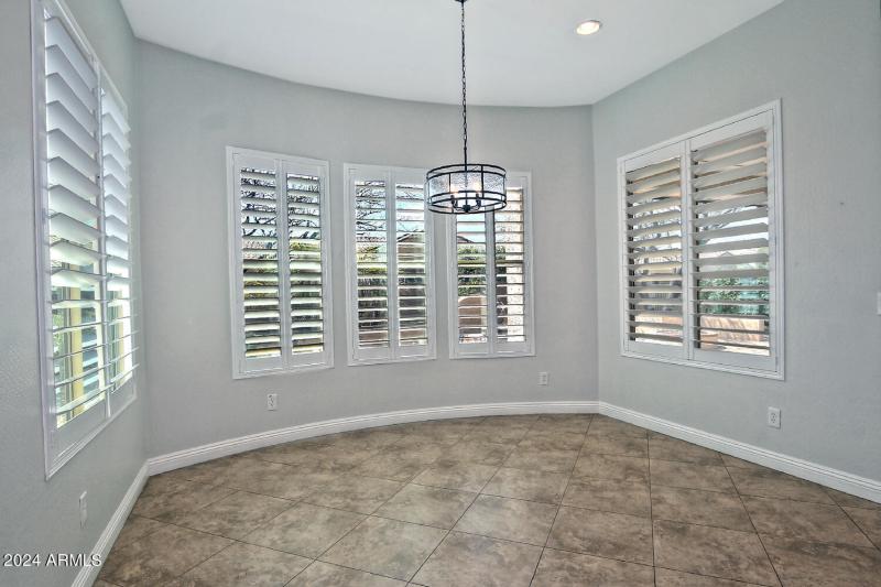 7167 W Merriweather Wy-large-020-049-Din