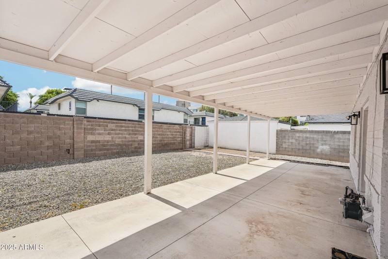 31-web-or-mls-E Cheery Lynn Rd-S2009-031