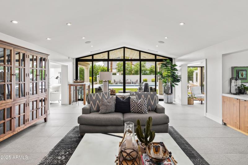 Indoor/Outdoor Living