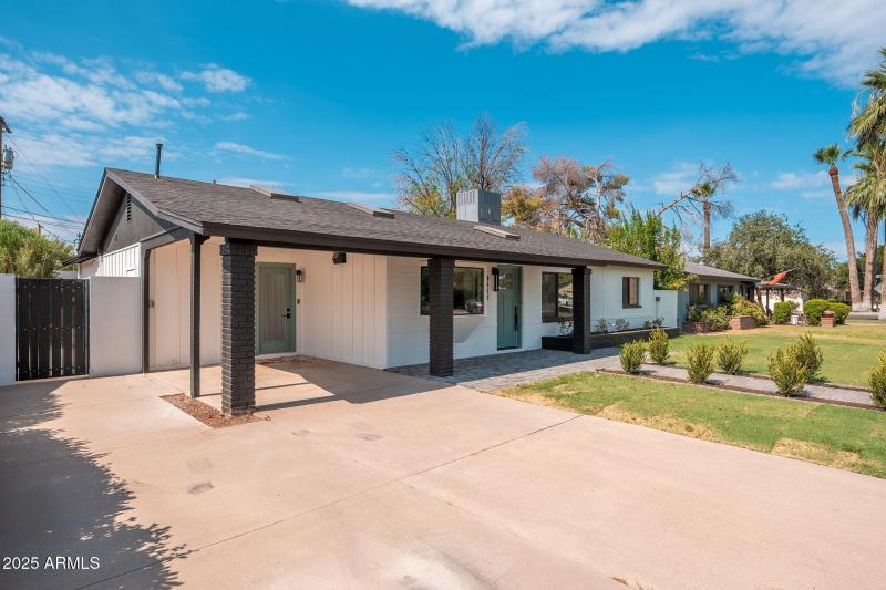 3417 E Montecito Ave - 02