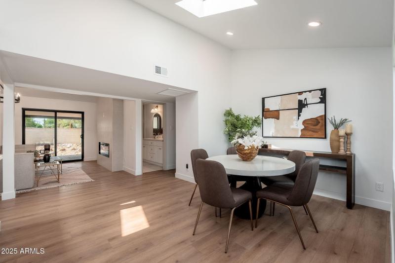 3417 E Montecito Ave - 04