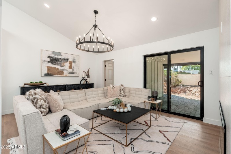 3417 E Montecito Ave - 05