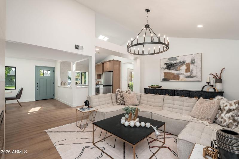 3417 E Montecito Ave - 07