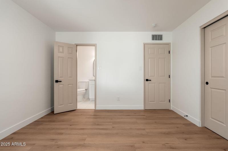 3417 E Montecito Ave - 26