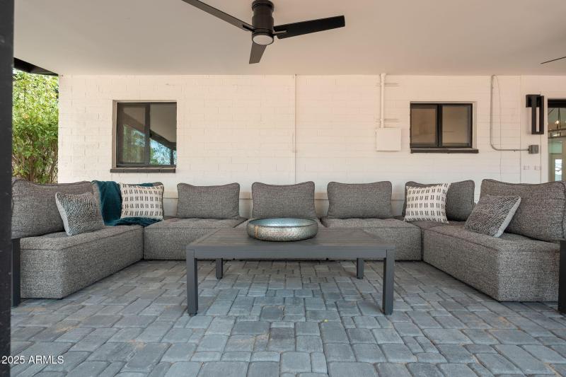 3417 E Montecito Ave - 34