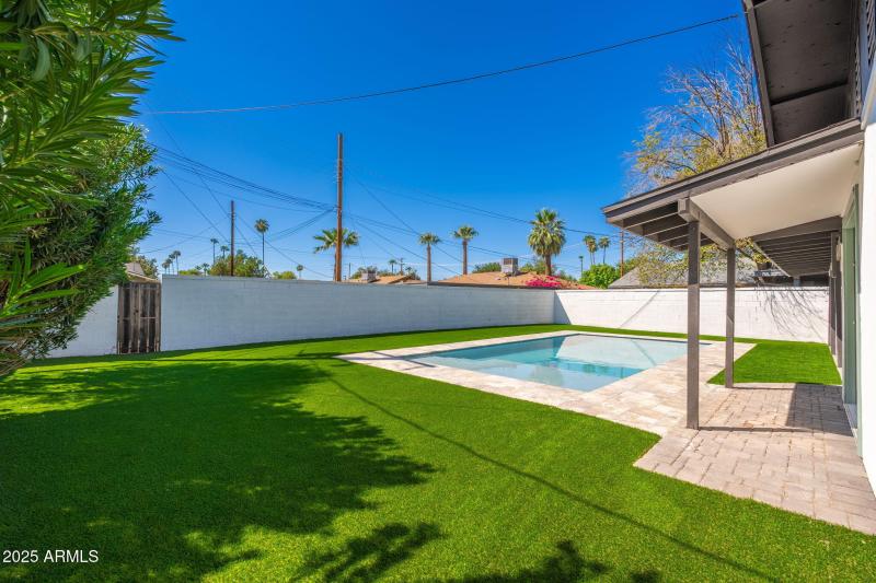 3417 E Montecito Ave, 09-20 - 11