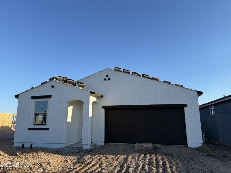001 Front Exterior