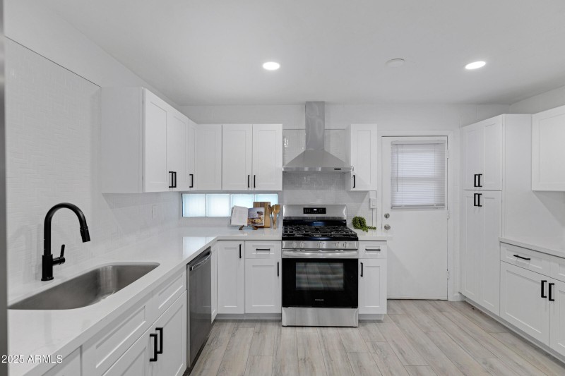 1101 E Bethany Home Rd #15-8