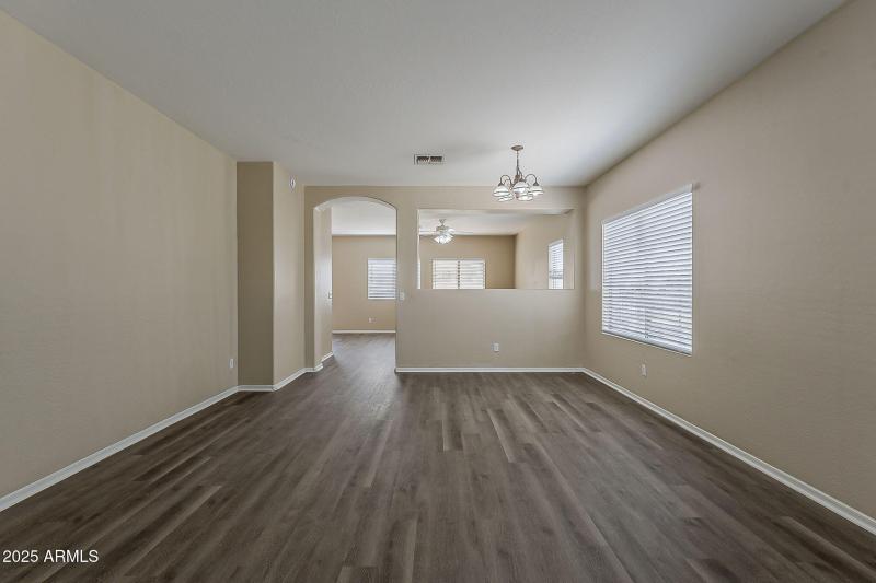 8-web-or-mls-Paseo Way-8