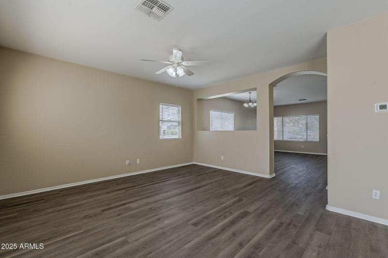 13-web-or-mls-Paseo Way-13