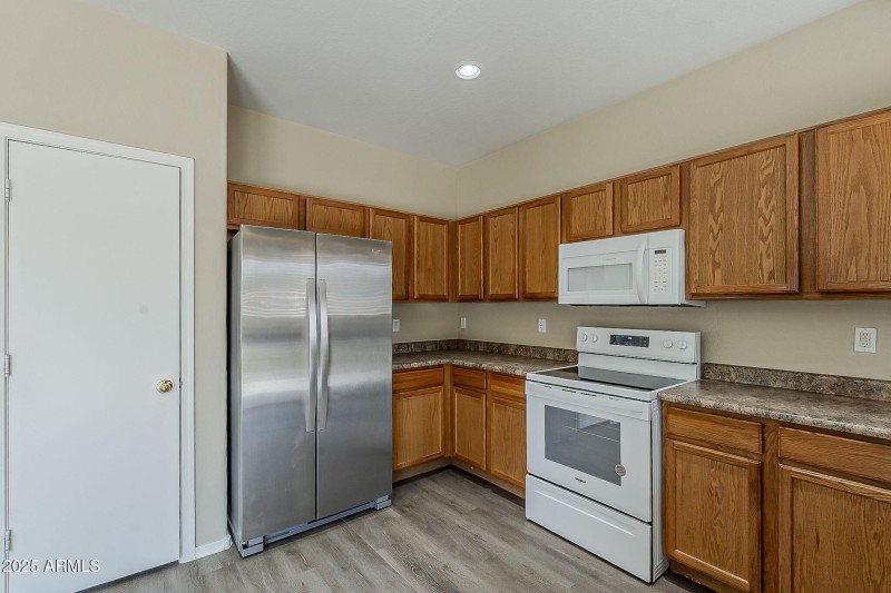 16-web-or-mls-Paseo Way-16