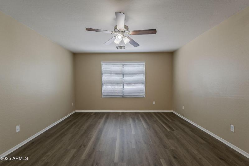 25-web-or-mls-Paseo Way-25