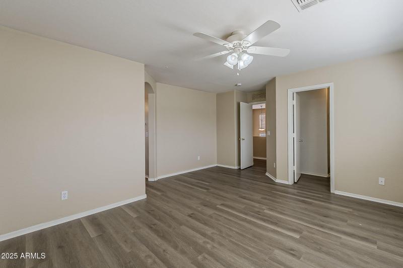 29-web-or-mls-Paseo Way-29