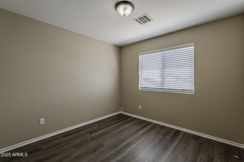 32-web-or-mls-Paseo Way-32