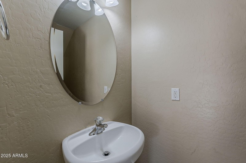 41-web-or-mls-Paseo Way-41