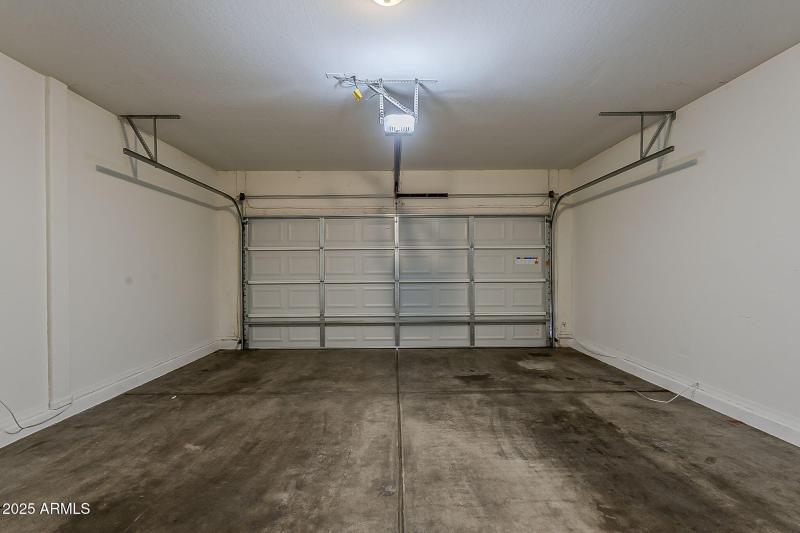 44-web-or-mls-Paseo Way-44