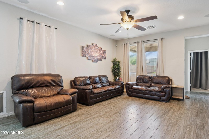 11-web-or-mls-41721-w-anne-ln