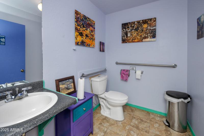 008_Bathroom
