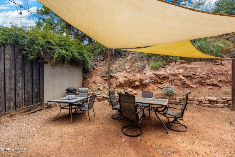 016_Outdoor Space