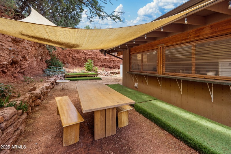 017_Outdoor Space