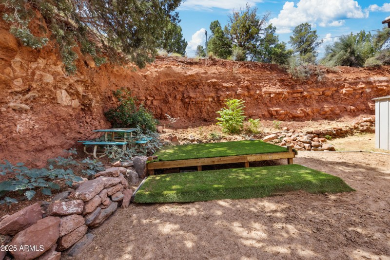 019_Outdoor Space