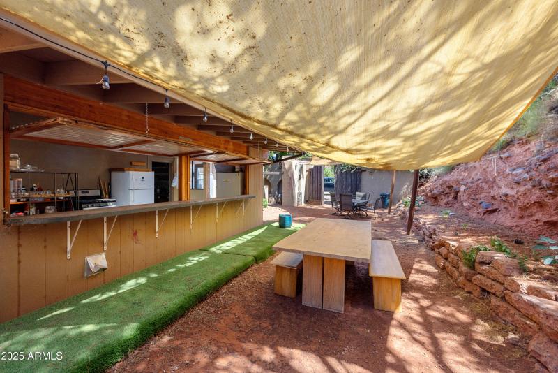 020_Outdoor Space