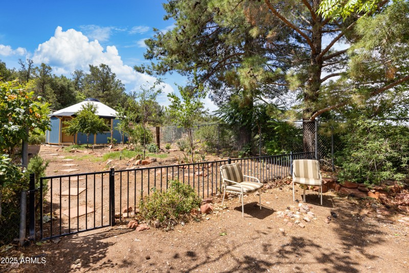 024_Outdoor Space